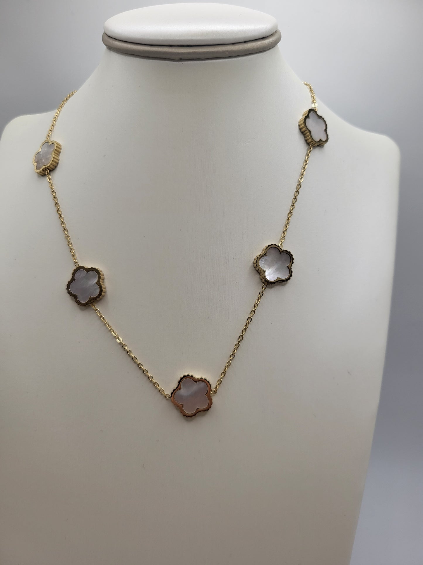 Collier van cleff blanc