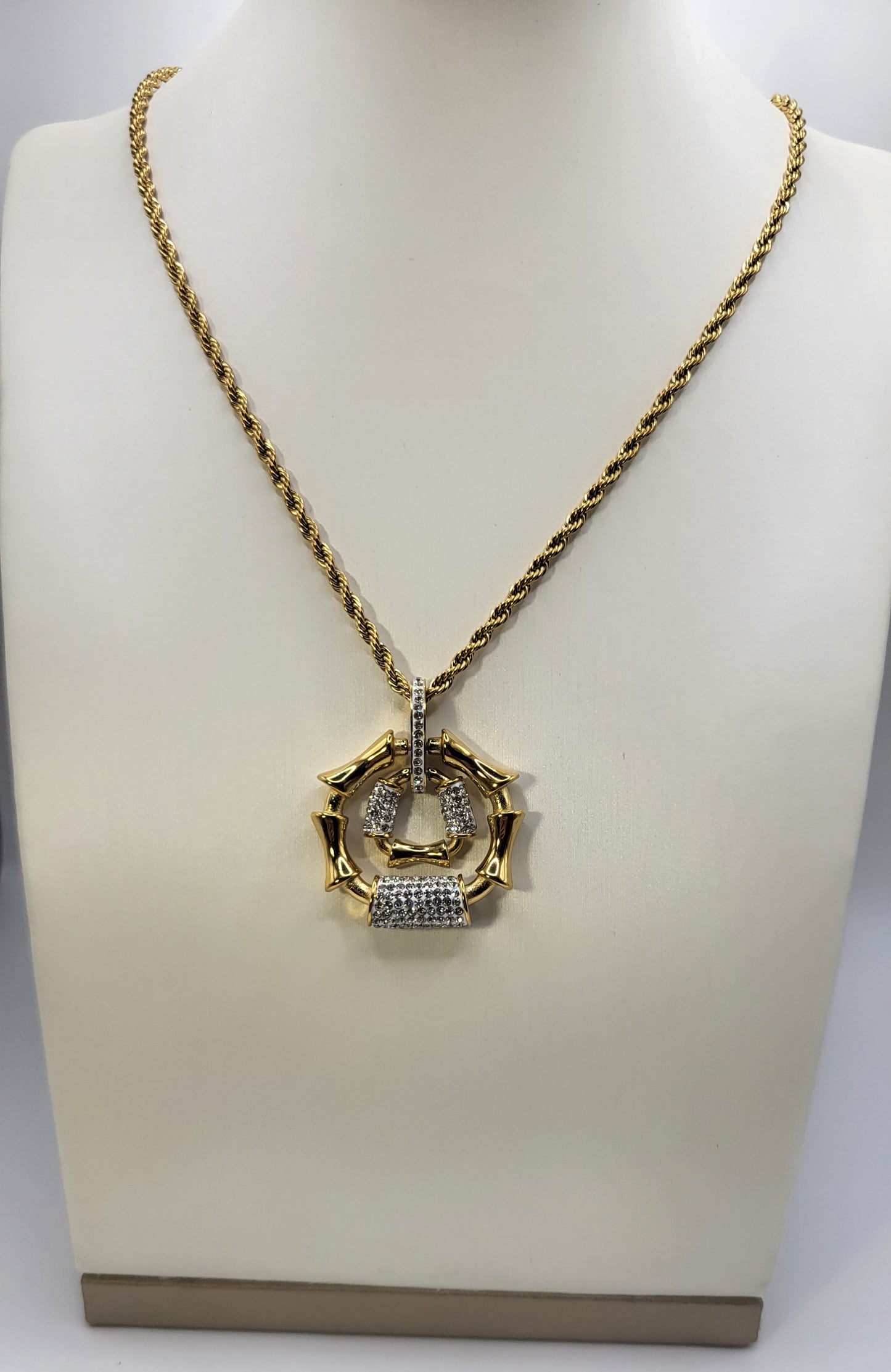 Collier pendentif os strass