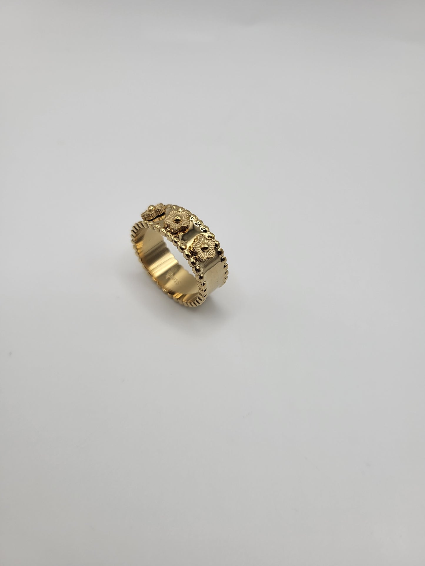 Bague van cleef  dorée